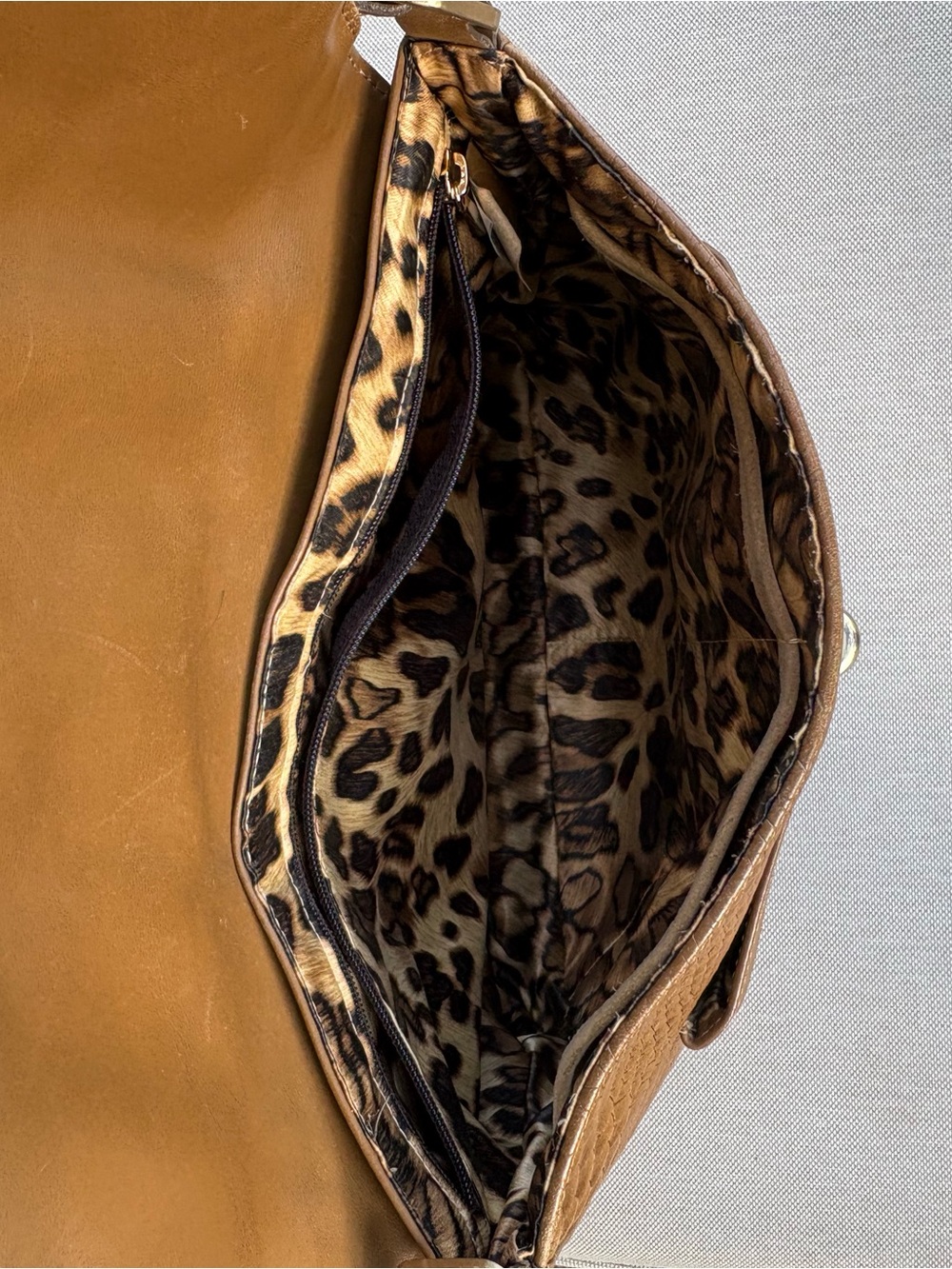 Longchamp Tan Embossed Leather Shoulder Bag with Chain Strap - Picture 6 of 10